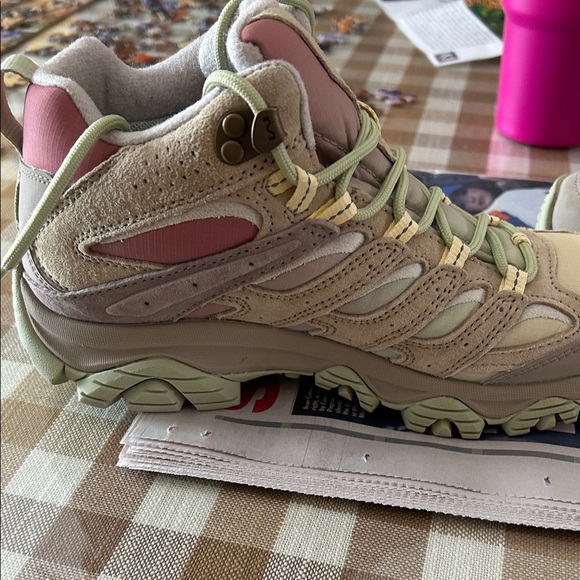 Merrell Beige and Green Hiking Boots - Picture 6 of 8